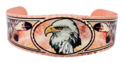 Wear this attractive feathers and eagle bracelet to show your love of the wildlife