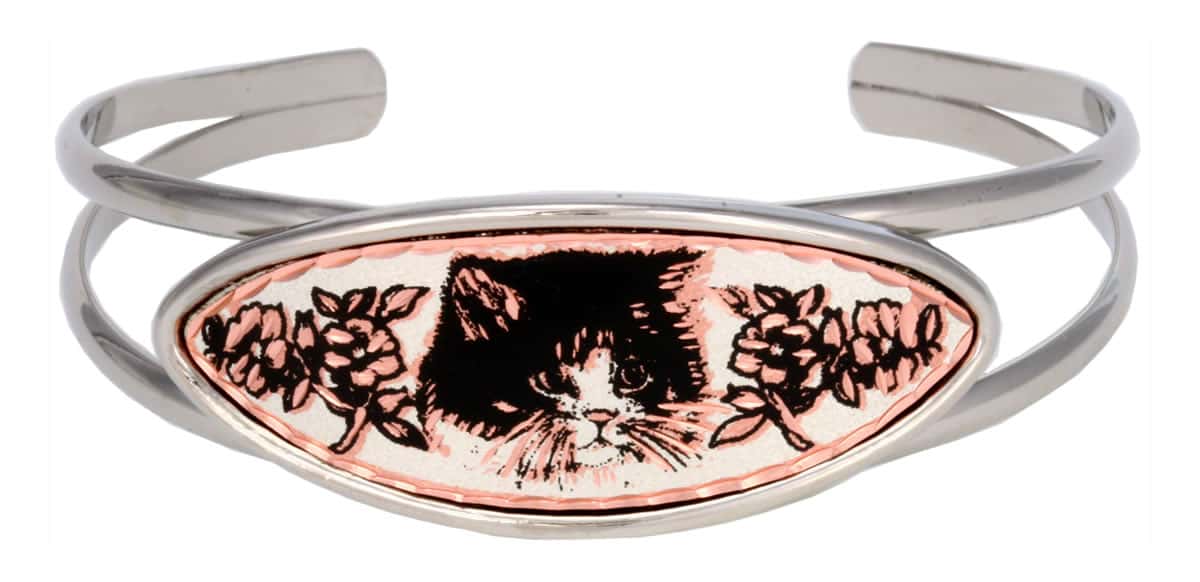 Flatter your beautiful lovely look by wearing this charming cute ktten wire bracelet Flatter your beautiful lovely look by wearing this charming cute ktten wire bracelet