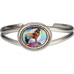 Wear unique howling wolf wire bracelets for a fashionable and feminine look