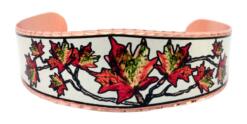 Show off your love for nature by wearing this autumn color maple leaf bracelet